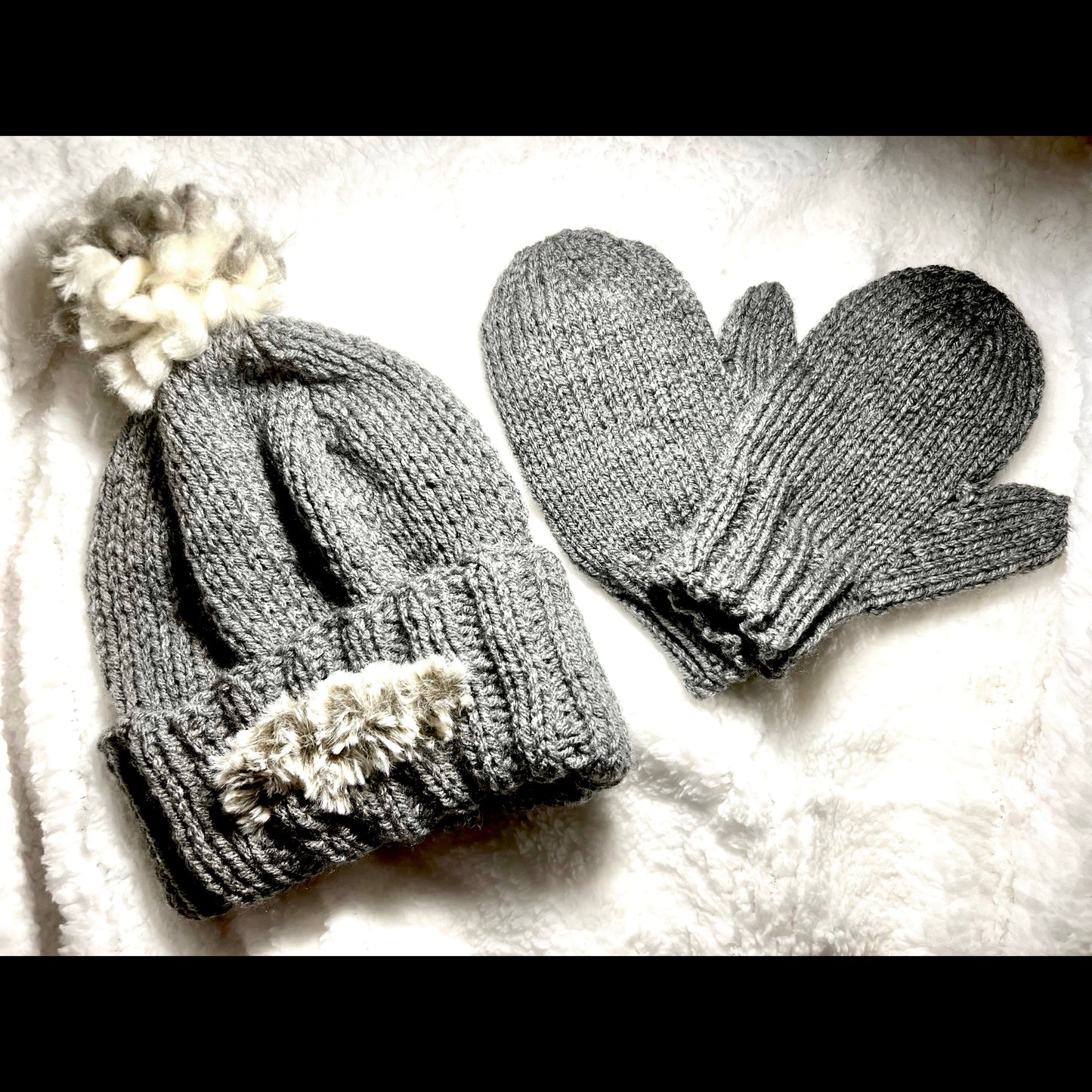 Craft - Knitted Hat and Mittens 8