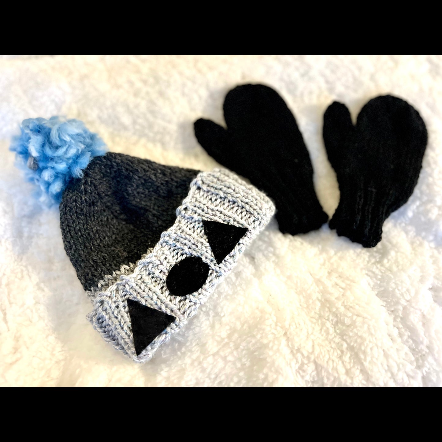 Craft - Knitted Hat and Mittens 1