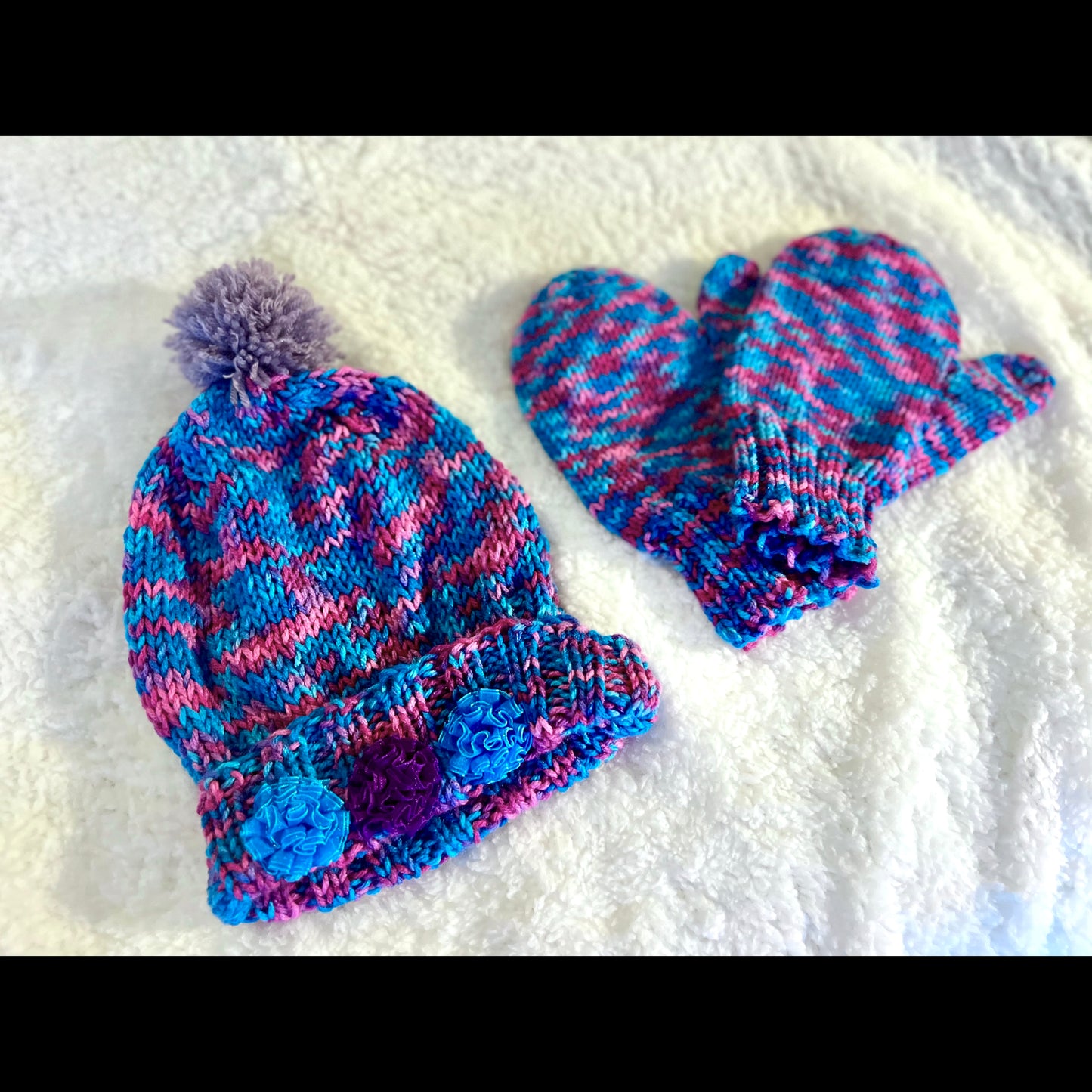 Craft - Knitted Hat and Mittens 3