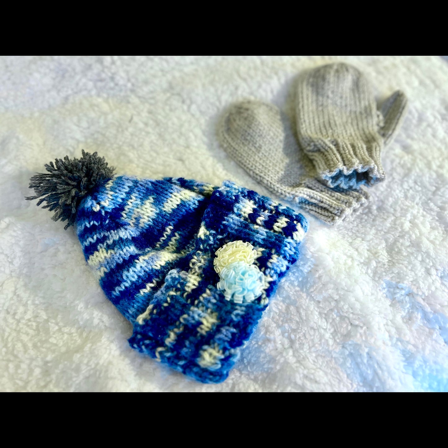 Craft - Knitted Hat and Mittens 5